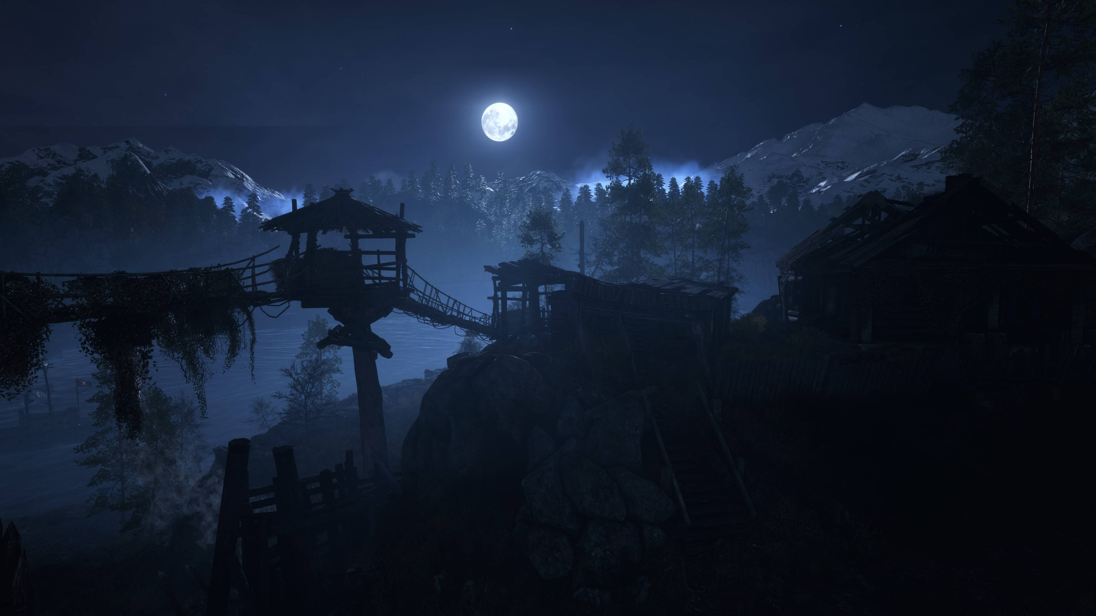 moonlight 4K 桌布 壁紙 — 滿月下，一個月光照耀的山村，有木結構和霧氣瀰漫的水面。