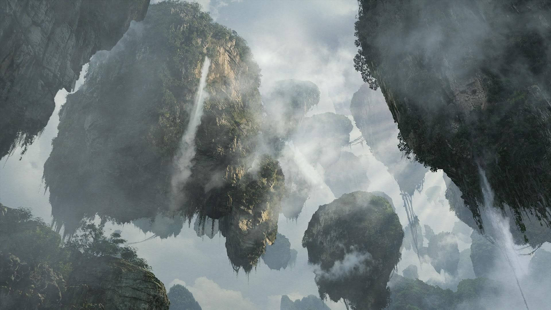 Floating 桌布 壁紙 — 漂浮的山島覆蓋著茂密的綠色植物和層疊的瀑布，在霧濛濛的多雲天空中飄移。