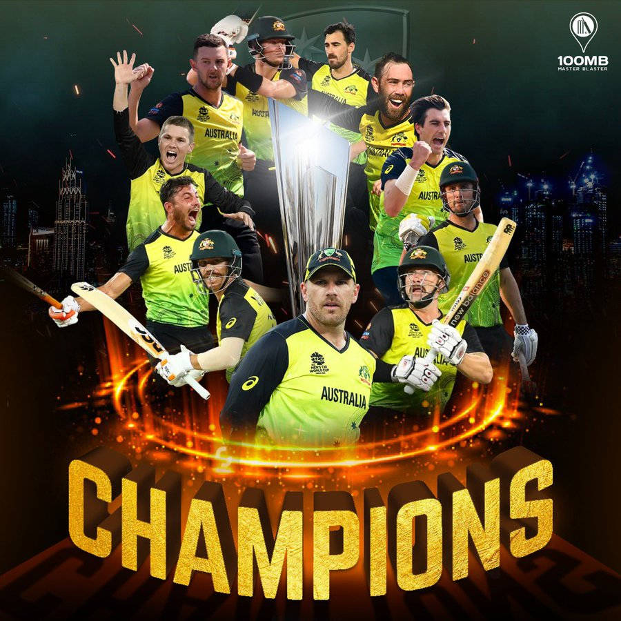 australia cricket 桌布 壁紙 — 澳洲板球隊在發光的城市天際線背景下，用獎盃和球棒慶祝勝利。