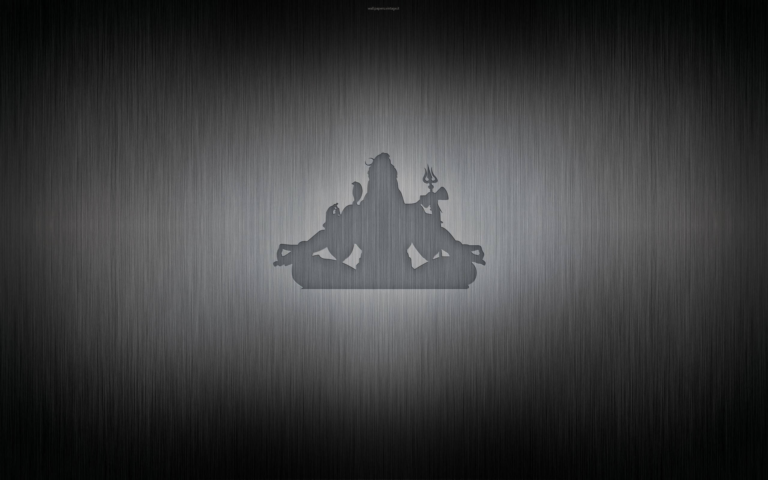 shiv shankar 桌布 壁紙 — 濕婆神冥想剪影，手持三叉戟和新月，背景為拉絲金屬紋理漸變。