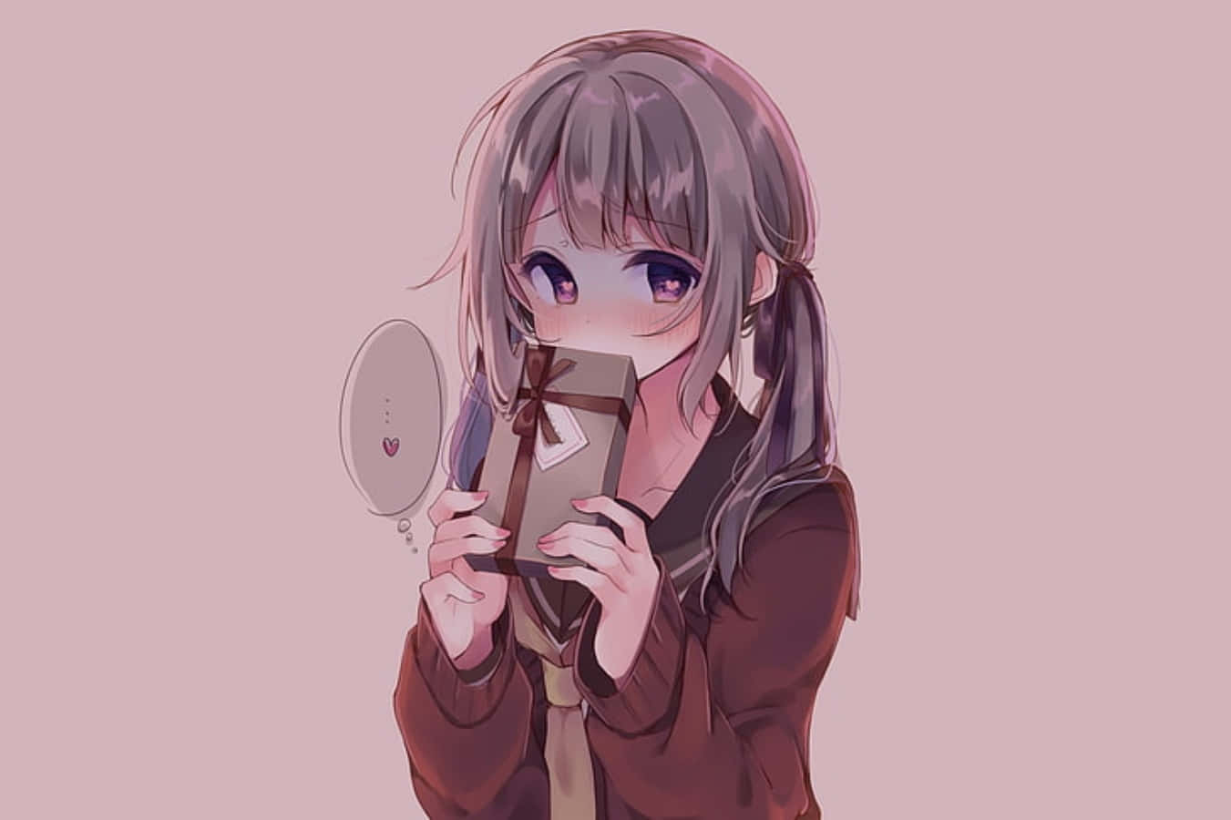 動漫女孩 桌布 壁紙 — 灰髮動漫女孩在柔和的粉紅色背景前，害羞地臉紅，同時將禮物盒靠近臉龐。