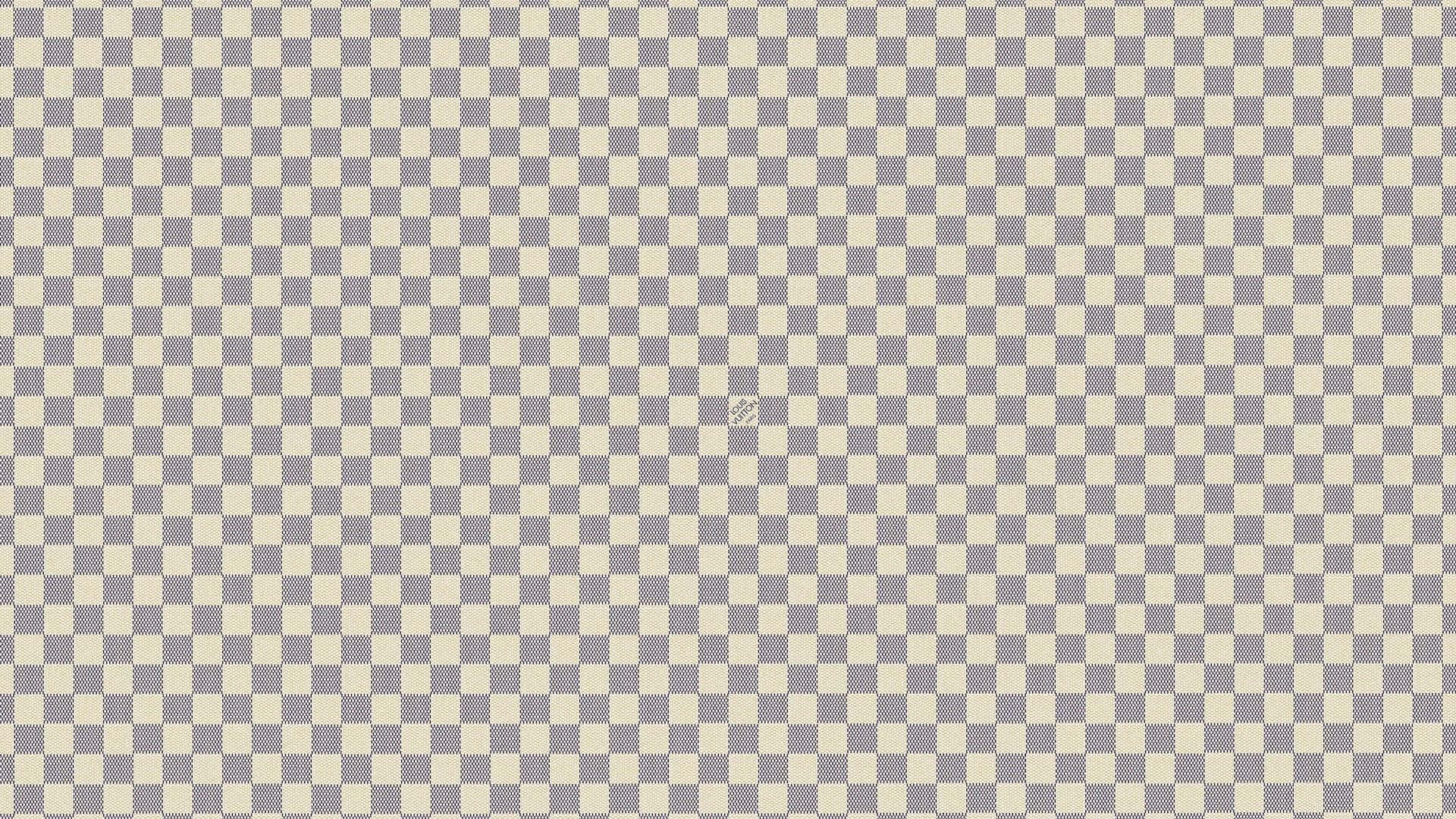 Louis Vuitton Pattern 桌布 壁紙 — 無縫棋盤格圖案，由淺灰色和米色方格交替組成，帶有細微的像素紋理。