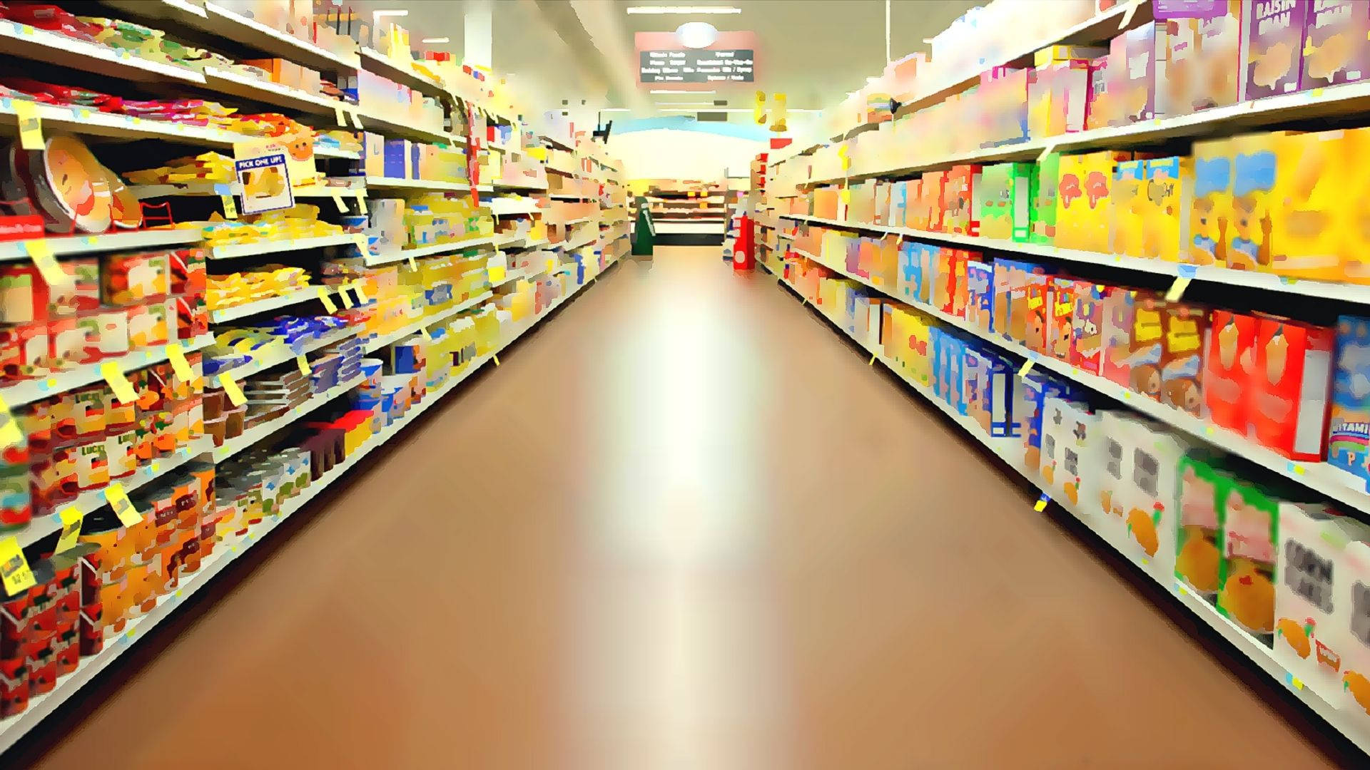 Shopping 桌布 壁紙 — 燈光明亮的超市通道，兩旁擺滿色彩繽紛的包裝商品，一直延伸到遠方。