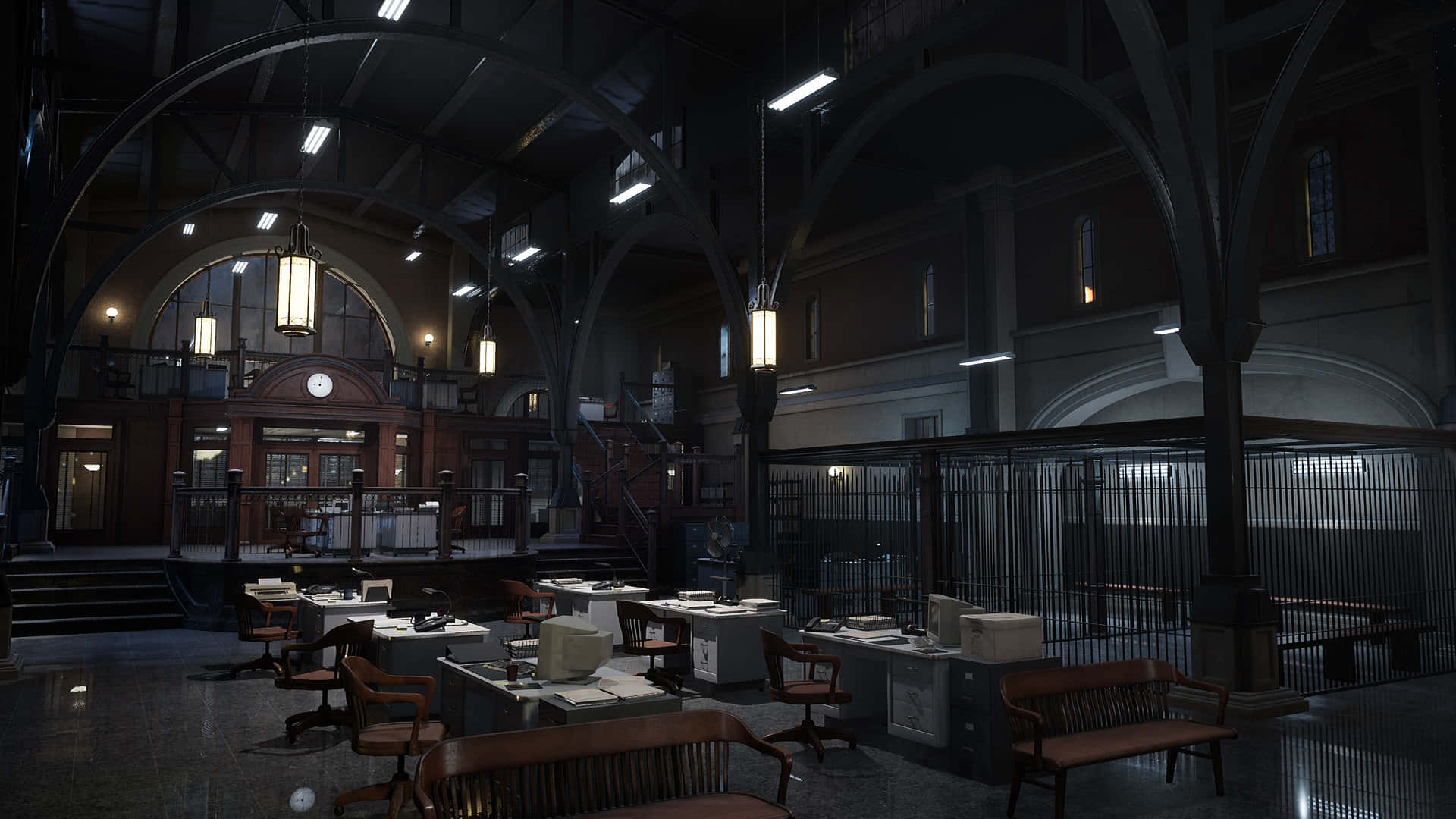 Gotham City Police Department 桌布 壁紙 — 燈光昏暗的復古火車站，拱形天花板下掛著燈，排著空木桌。