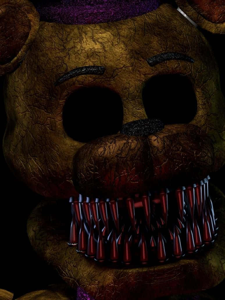 Freddy 桌布 壁紙 — 特寫一隻破舊的電子熊，毛皮破裂，眼睛漆黑，牙齒尖銳呈紅色，背景為黑色。
