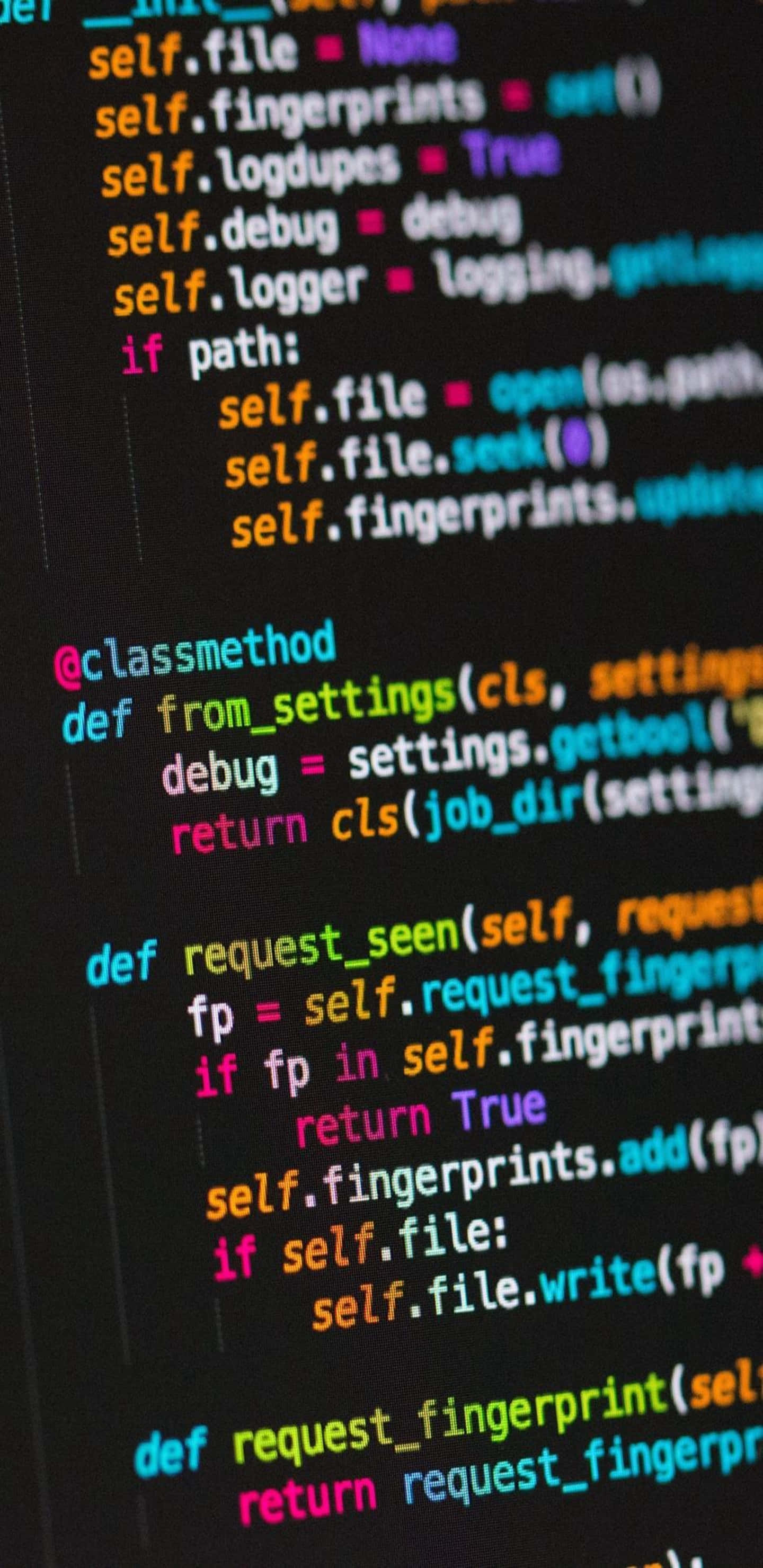 Pixel 3xl Programming 桌布 壁紙 — 特寫色彩繽紛的語法高亮 Python 程式碼在黑暗螢幕上滾動，背景模糊。