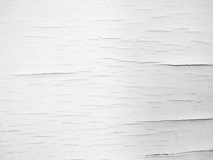 Plain White 桌布 壁紙 — 特寫鏡頭：風化白色油漆在木質表面上以細膩層次剝落。
