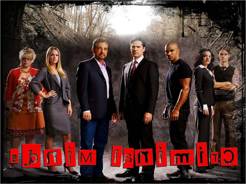 Entertainment 桌布 壁紙 — 《犯罪心理》的七位演員站在黑暗的森林中，帶有戲劇性的背光，底部有紅色標題文字。
