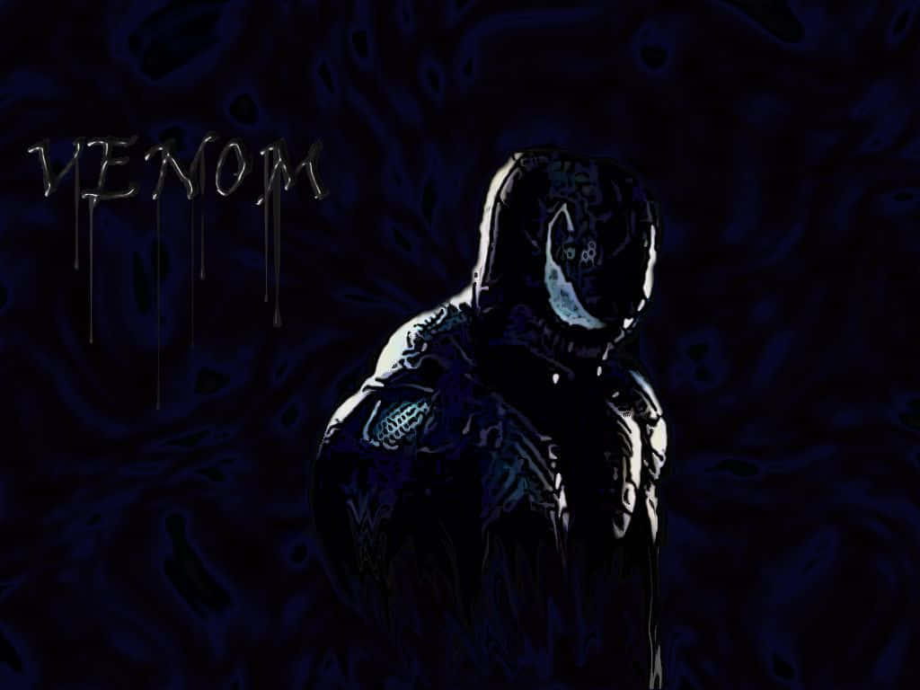 Scary Venom 桌布 壁紙 — 猛毒在深藍色紋理背景中威風凜凜地站立，'VENOM' 字樣以金屬字體滴落。