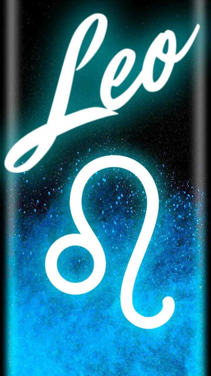 Leo 桌布 壁紙 — 「獅子座」一詞及其星座符號在充滿星點的鮮豔藍色宇宙背景上發出白色光芒。