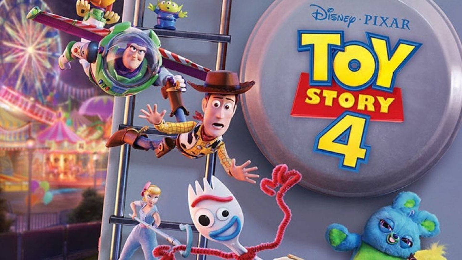 Toy Story 4 桌布 壁紙 — 《玩具總動員4》角色巴斯光年與胡迪緊抓著梯子，背景是充滿活力的嘉年華會和煙火。