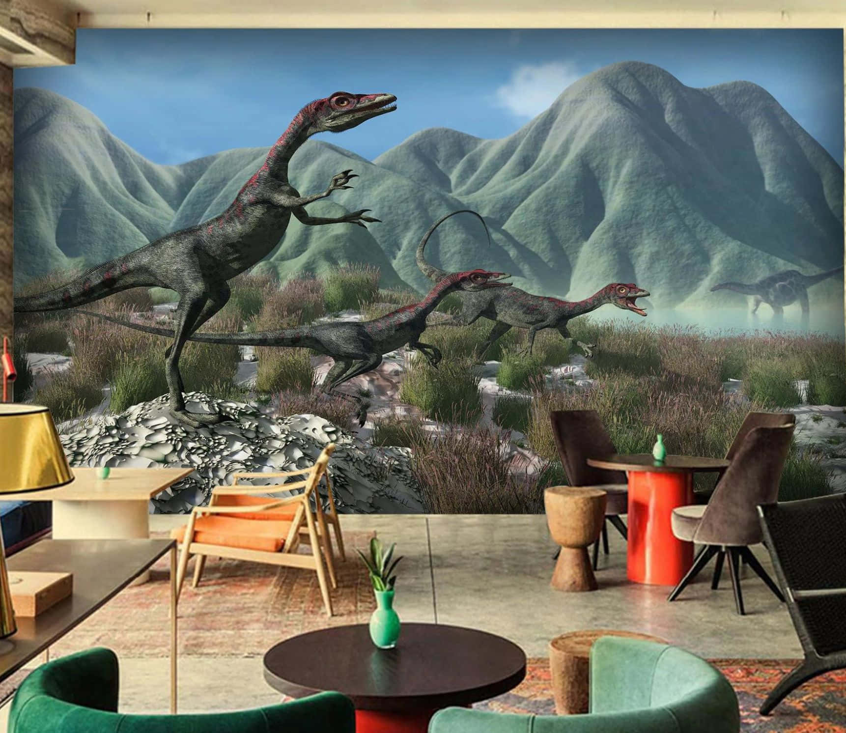 3d Dinosaur 桌布 壁紙 — 現代休息室家具擺放在一幅生動的3D渲染壁畫前，壁畫描繪了在山區史前景觀中奔跑的迅猛龍。