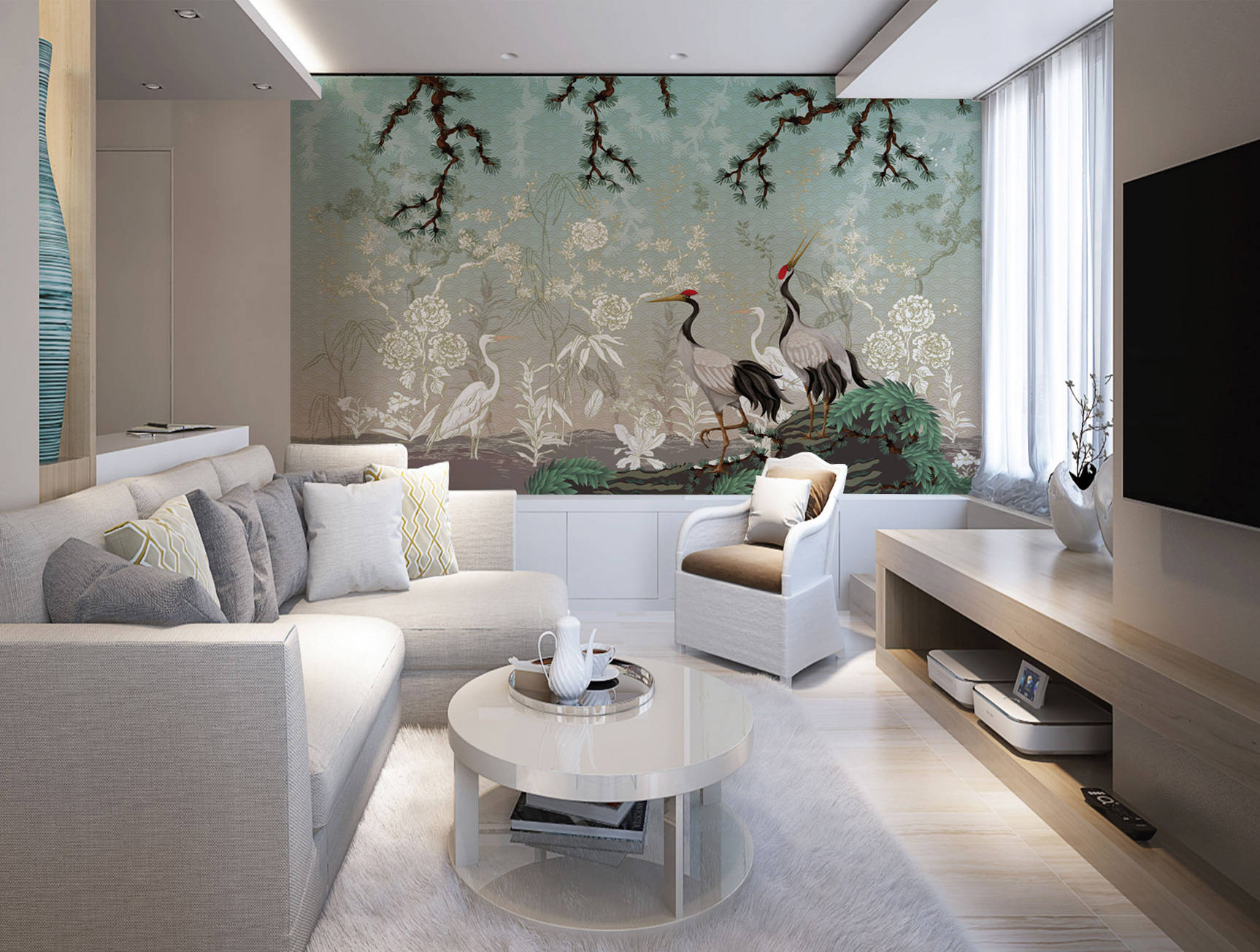 Chinoiserie 桌布 壁紙 — 現代客廳的特色是米色沙發和白色扶手椅後方的青綠色牆上，有一幅優雅的鶴和盛開樹枝的大型壁畫。