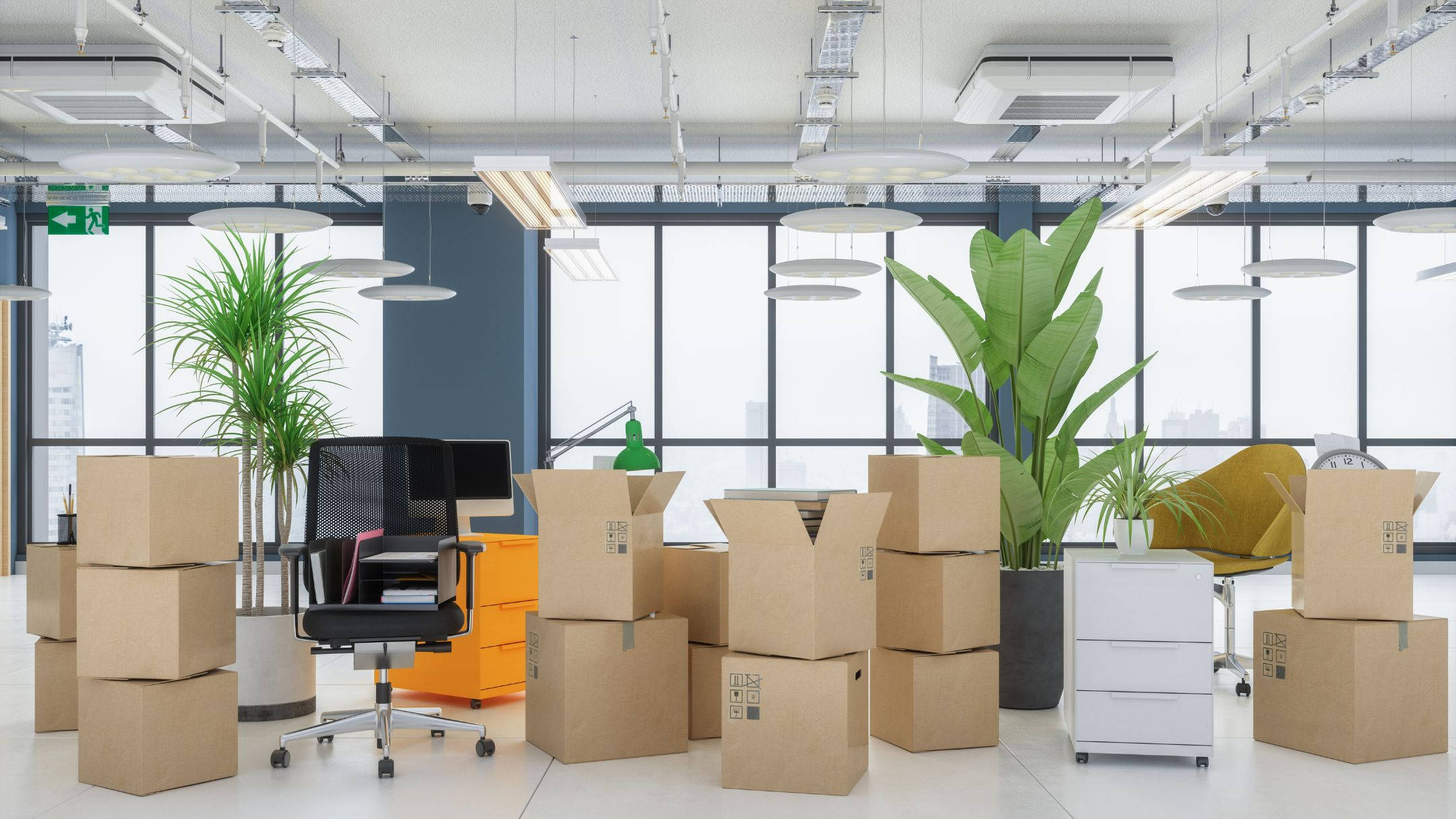 Box 桌布 壁紙 — 現代辦公室空間，充滿紙箱和辦公家具，準備搬遷。