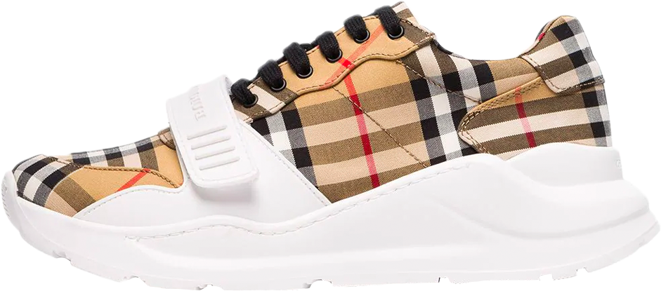 Burberry 桌布 壁紙 — 現代運動鞋，採用經典 Burberry 格紋布料，搭配大膽的白色厚底，黑色背景。