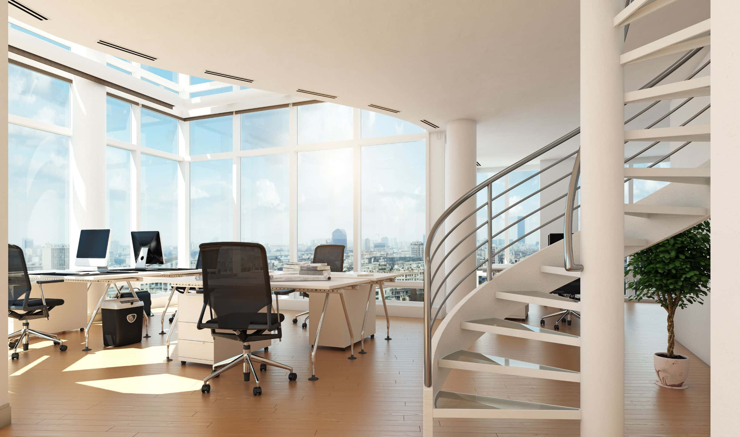 Office Space 桌布 壁紙 — 現代開放式辦公室，設有弧形玻璃窗，可俯瞰城市天際線，螺旋樓梯沐浴在明亮的日光中。