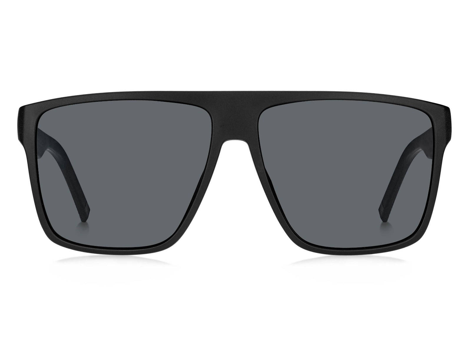 Sunglasses 桌布 壁紙 — 現代霧面黑色長方形太陽眼鏡，深灰色鏡片，正面展示在純白背景上。