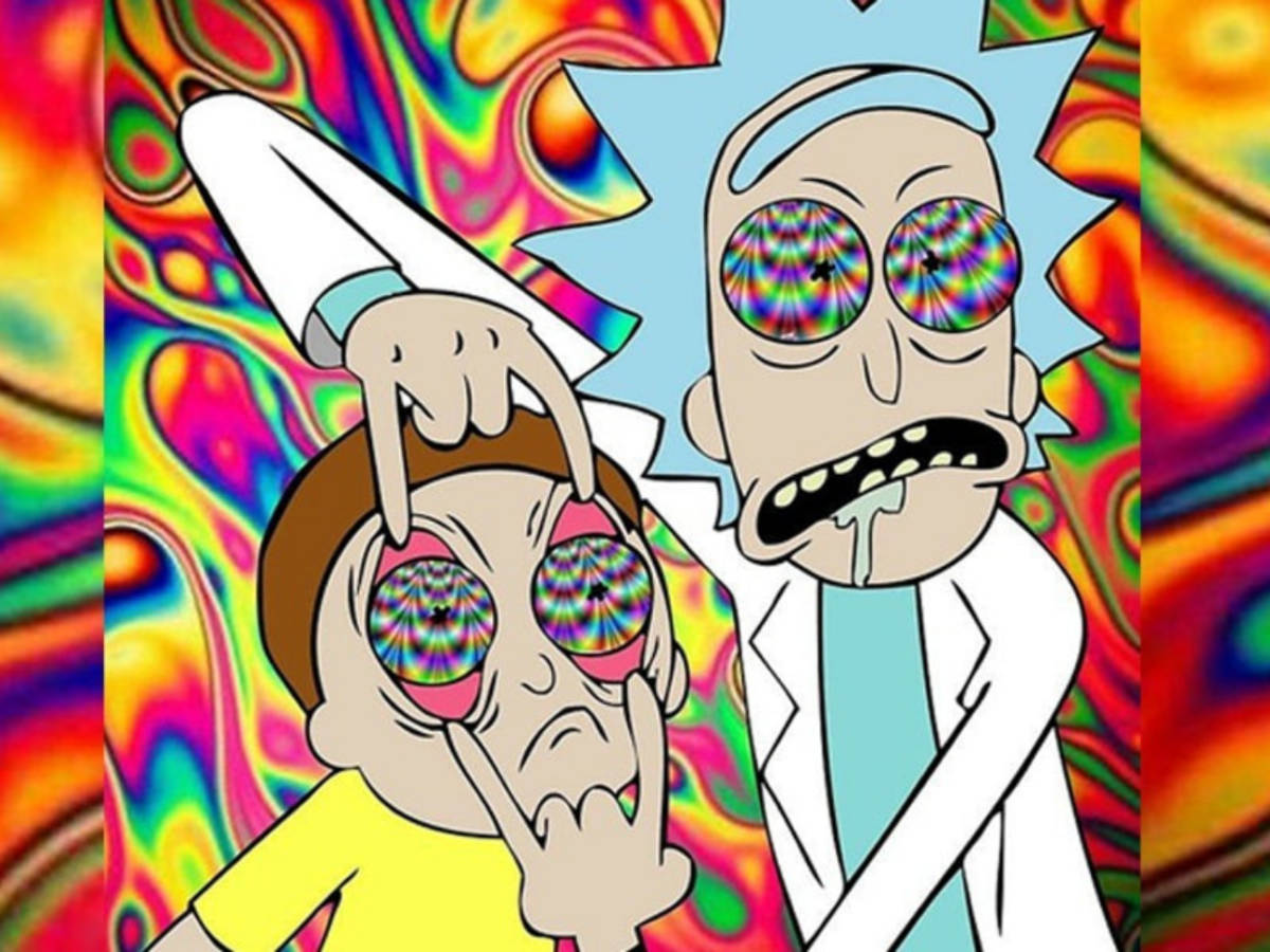 Rick And Morty Weed 桌布 壁紙 — 瑞克和莫蒂在迷幻漩渦中，帶有迷幻的眼睛和混亂的表情，背景是充滿活力的彩虹漩渦。
