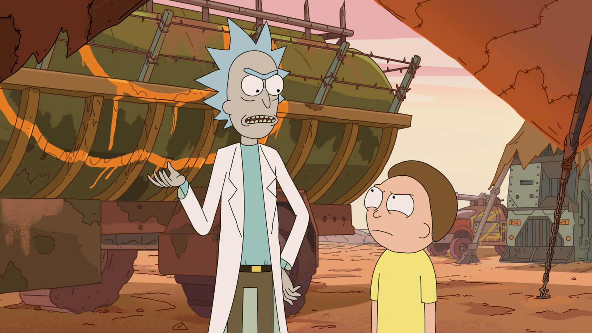 Rick And Morty Backwoods 桌布 壁紙 — 瑞克和莫蒂站在一個生鏽的沙漠垃圾場，天空呈粉紅色和橙色，身後有一個巨大的破損坦克。