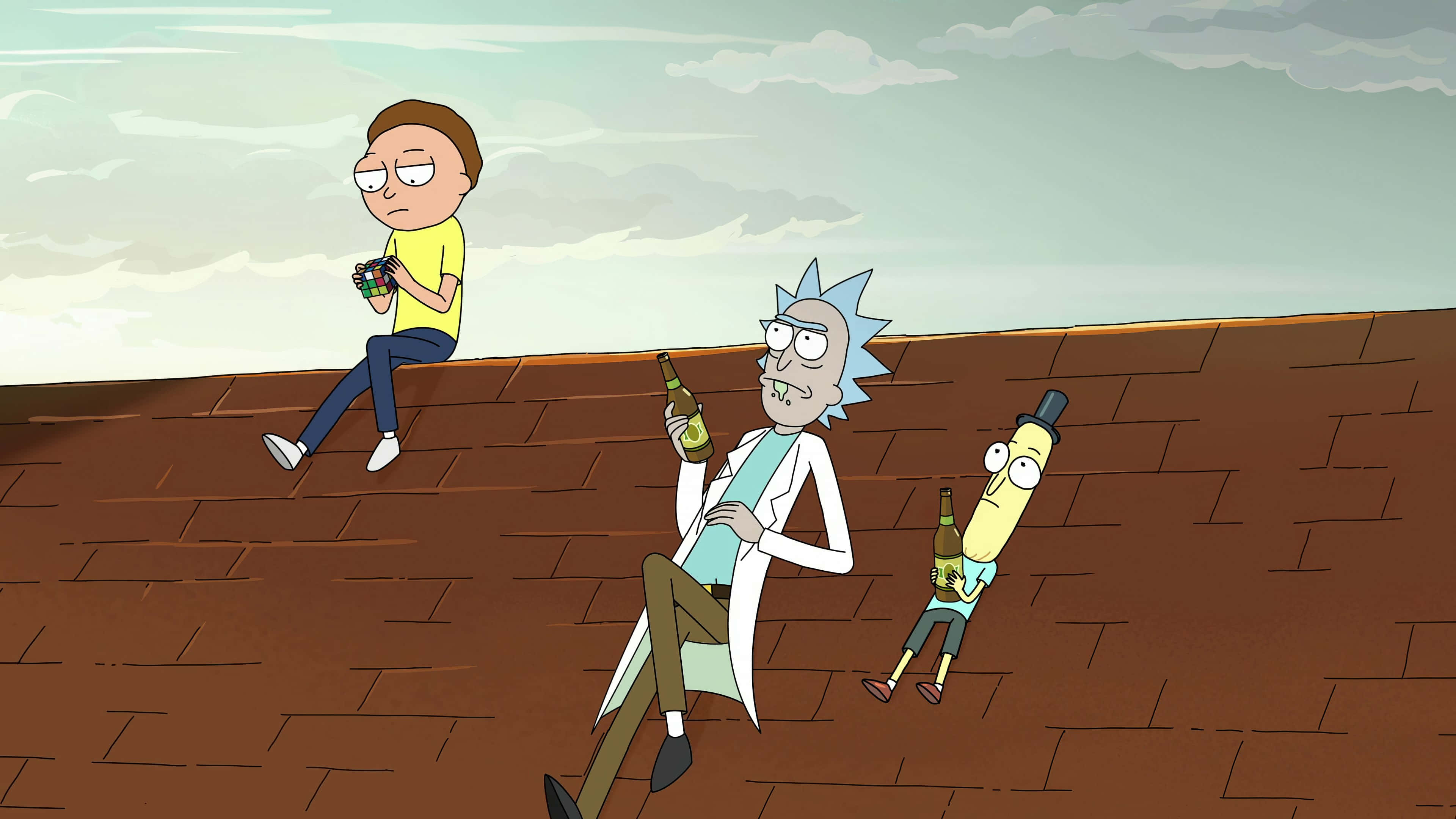 Rick And Morty Macbook 桌布 壁紙 — 瑞克和莫蒂與兩個同伴坐在磚砌屋頂上，在陰天手持啤酒瓶。