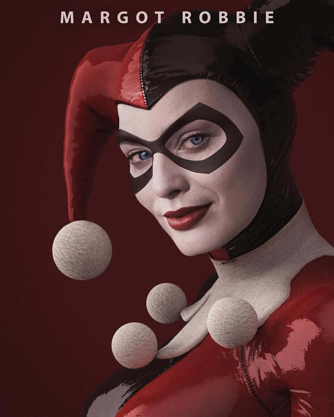 Classic Harley Quinn 桌布 壁紙 — 瑪格羅比飾演的小丑女哈莉奎茵，身穿亮面紅黑小丑服，在深紅色背景前有浮動的紋理球體。