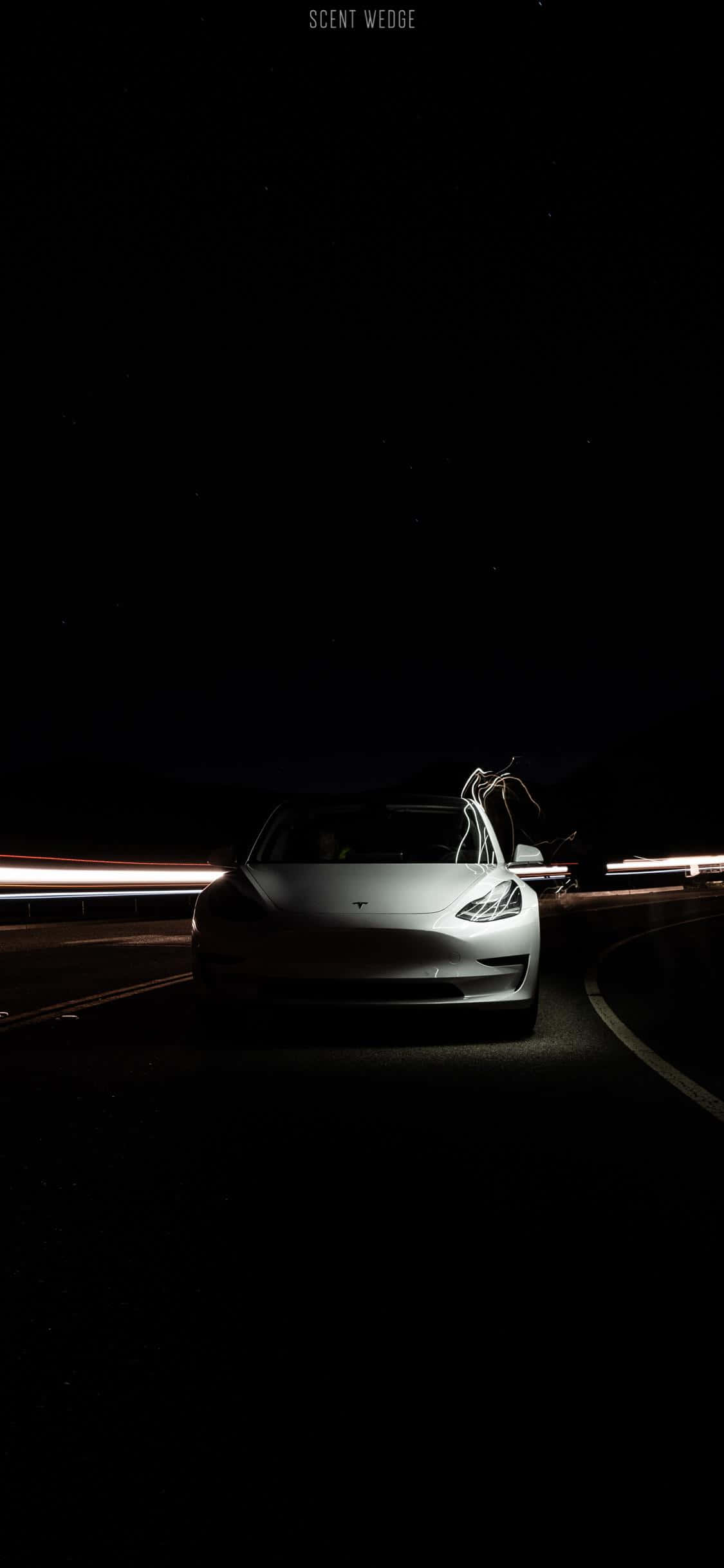 用 iPhone 解鎖您 #Tesla 的力量 壁紙