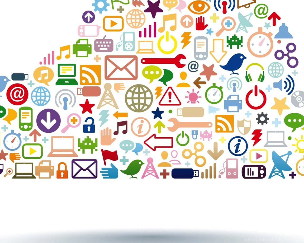 Social Media Icons 桌布 壁紙 — 由代表科技和網際網路通訊的彩色數位圖示形成的鮮豔雲朵形狀。