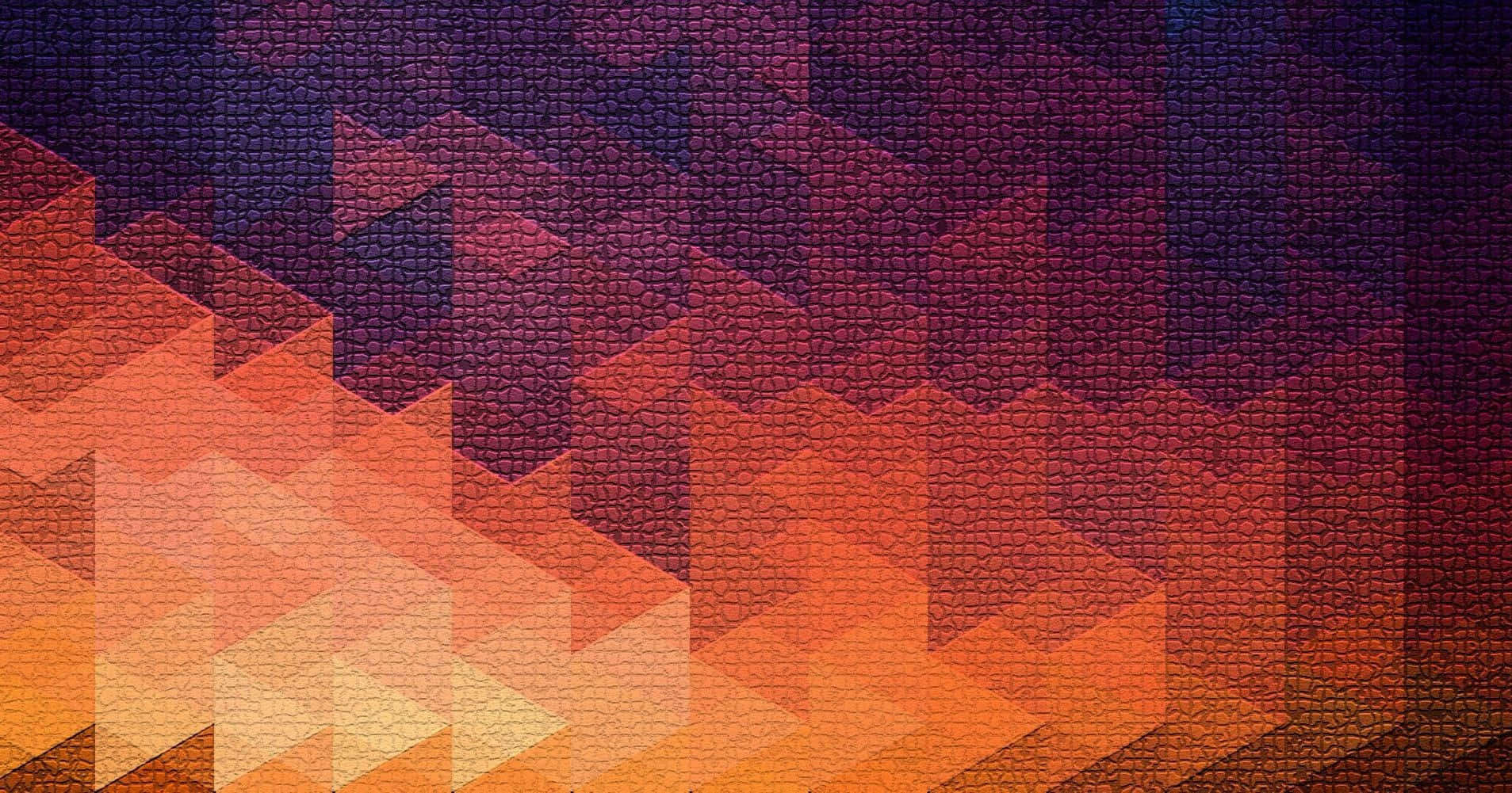 Mosaic 桌布 壁紙 — 由相互交錯的三角形組成的抽象幾何圖案，採用溫暖的橙色和冷色調的紫色，表面帶有紋理。