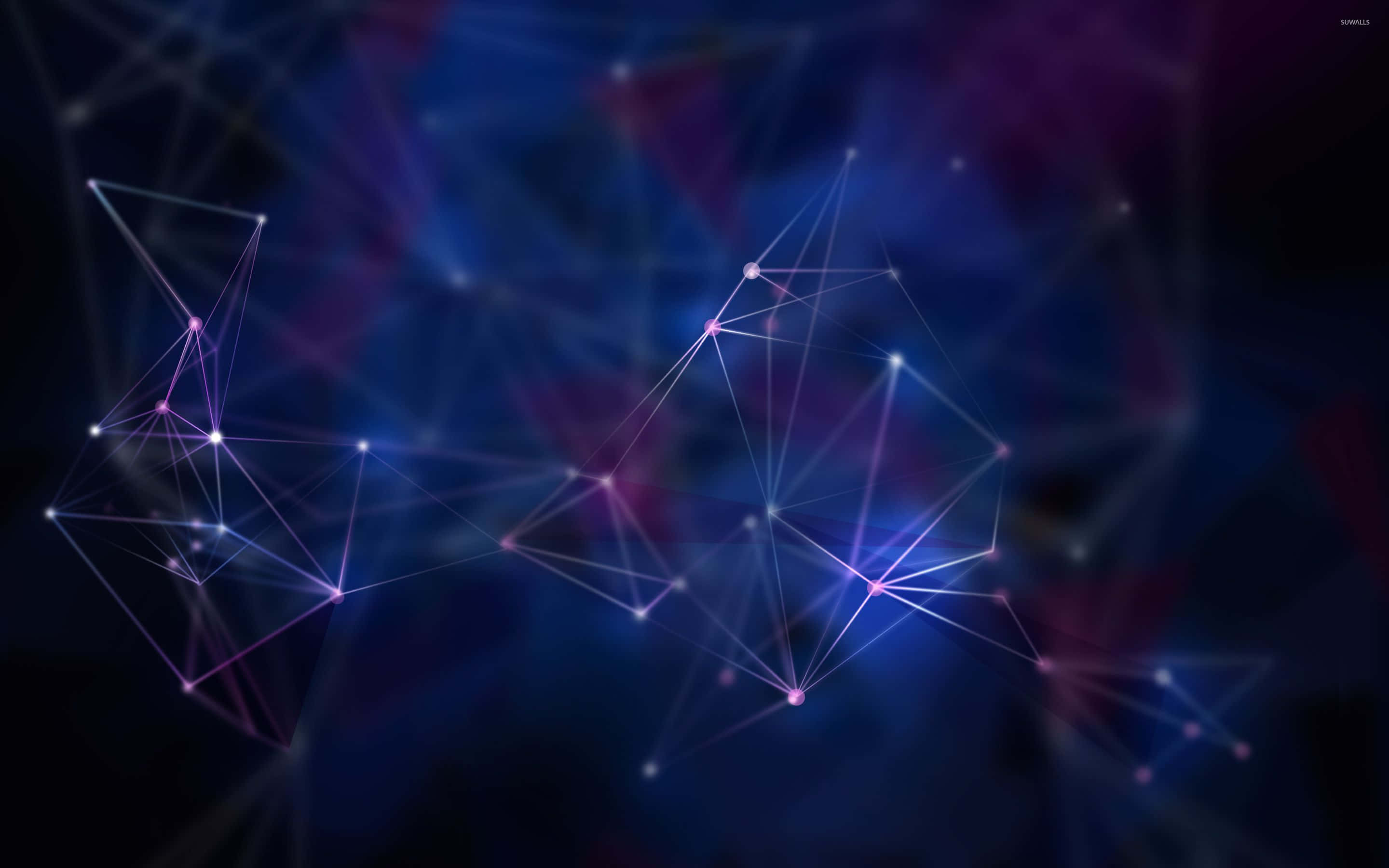 connected 桌布 壁紙 — 發光的幾何節點和線條在深藍色和紫色的宇宙背景下形成相互連接的三角形。