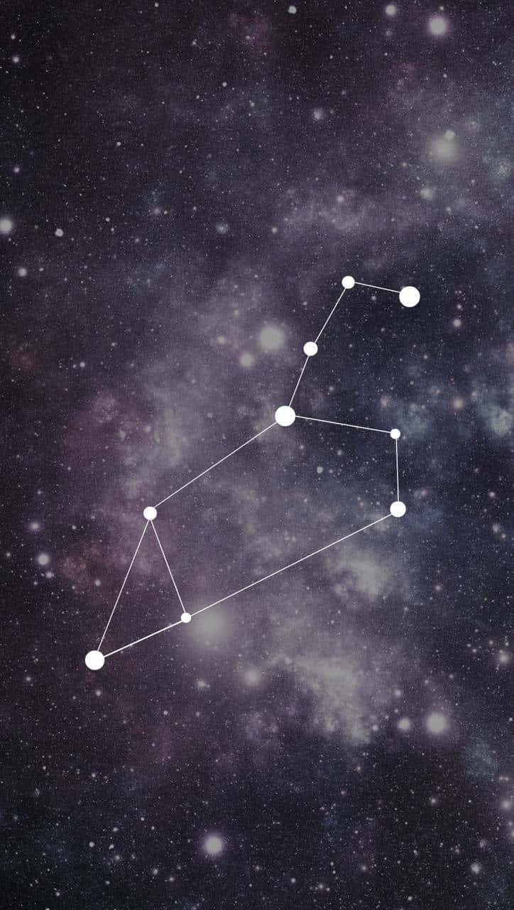 Stars 桌布 壁紙 — 發光的星座輪廓在深紫色和黑色的宇宙星雲背景下連接明亮的星星。