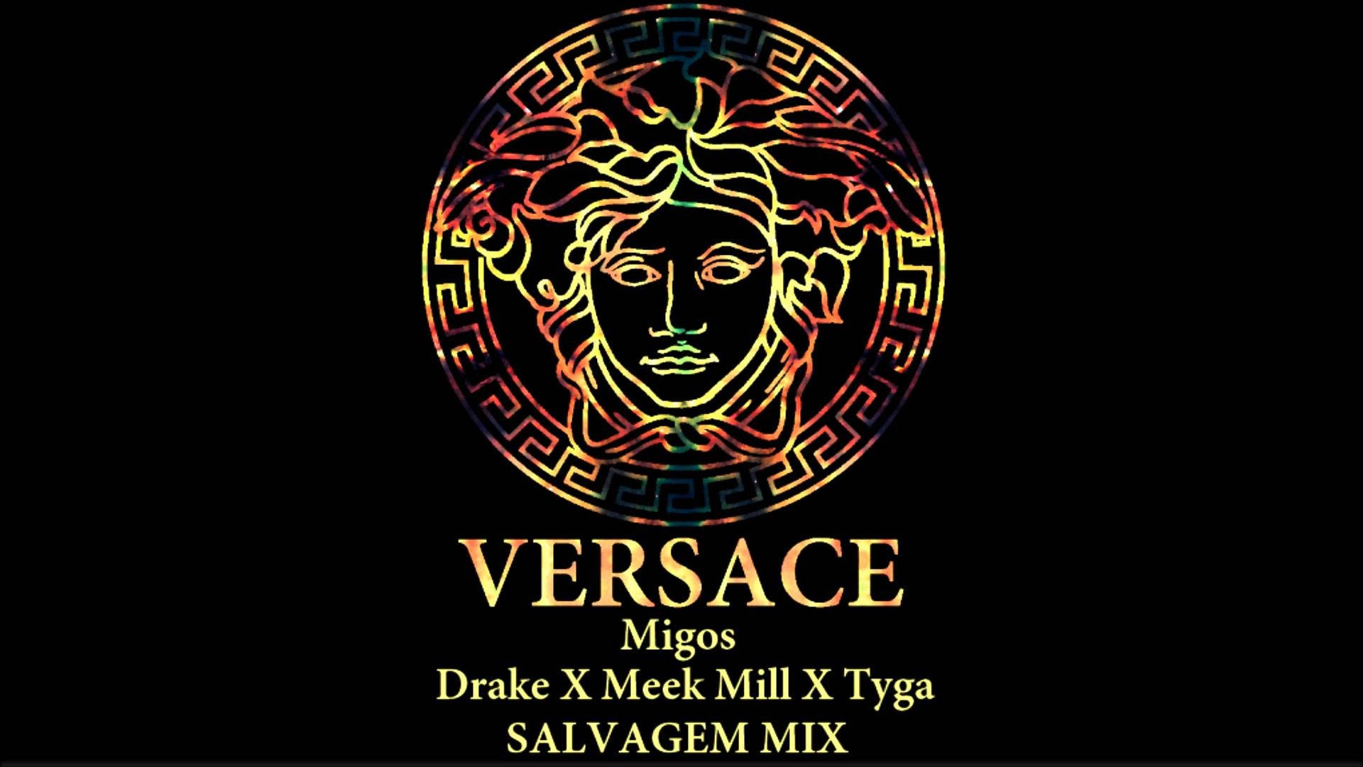 標誌 桌布 壁紙 — 發光的梅杜莎頭標誌，彩虹色調，黑色背景，下方有 Versace 藝術家鳴謝。