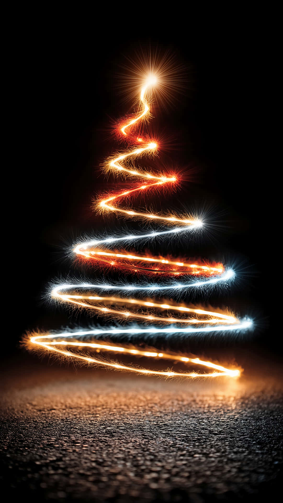 Christmas Wallpapers 壁紙 — 發光的橙色和白色光螺旋在帶有紋理地面的黑色背景上形成聖誕樹形狀。