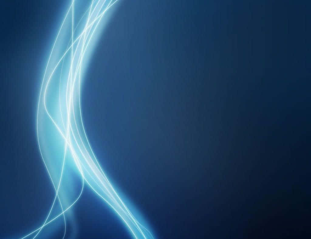 Lightning Bolt 桌布 壁紙 — 發光的燈光軌跡在深藍色漸變背景上優雅地彎曲。
