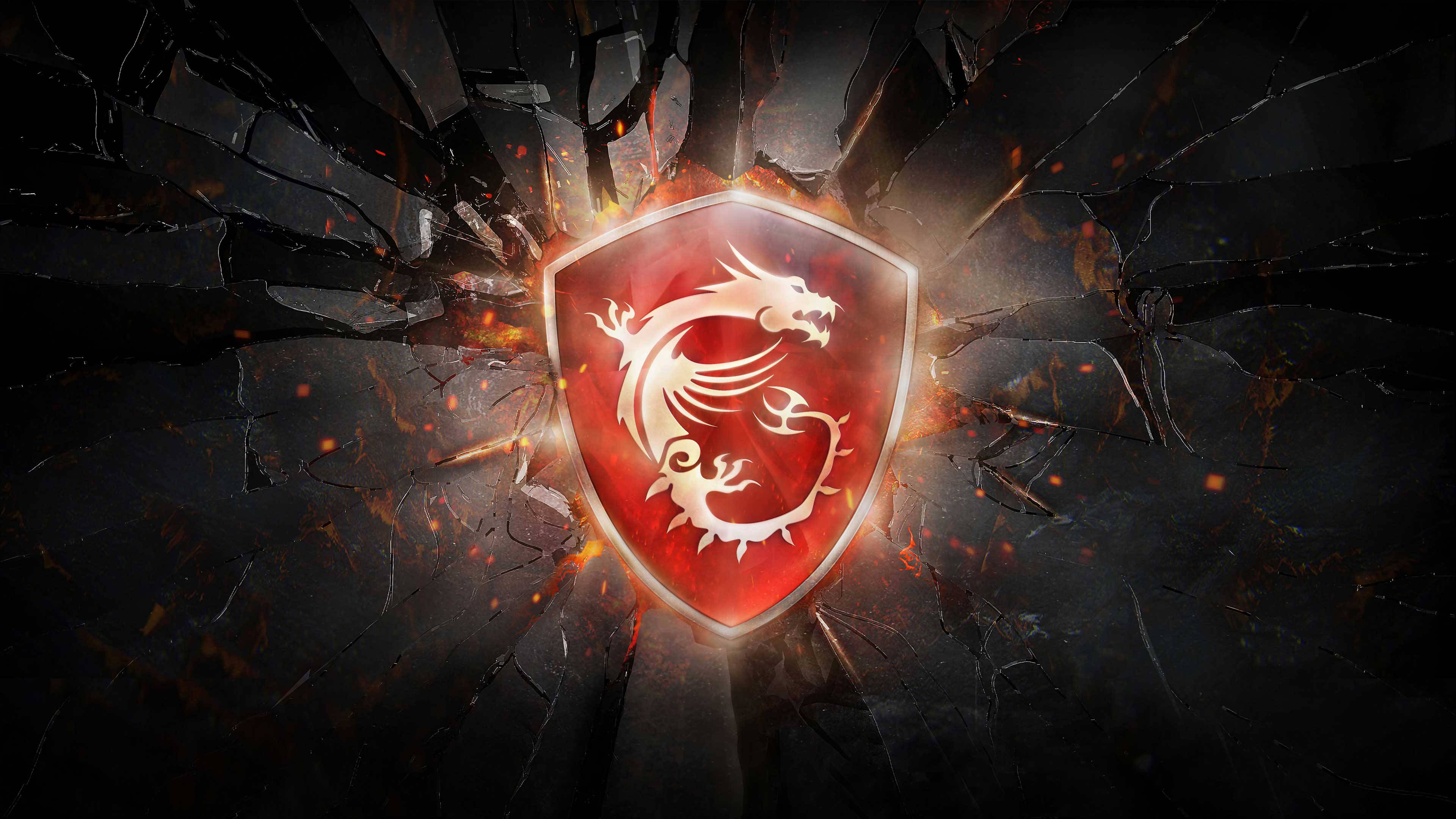 MSI 4K 桌布 壁紙 — 發光的紅色MSI龍標誌衝破破碎的深色玻璃，火花四濺。