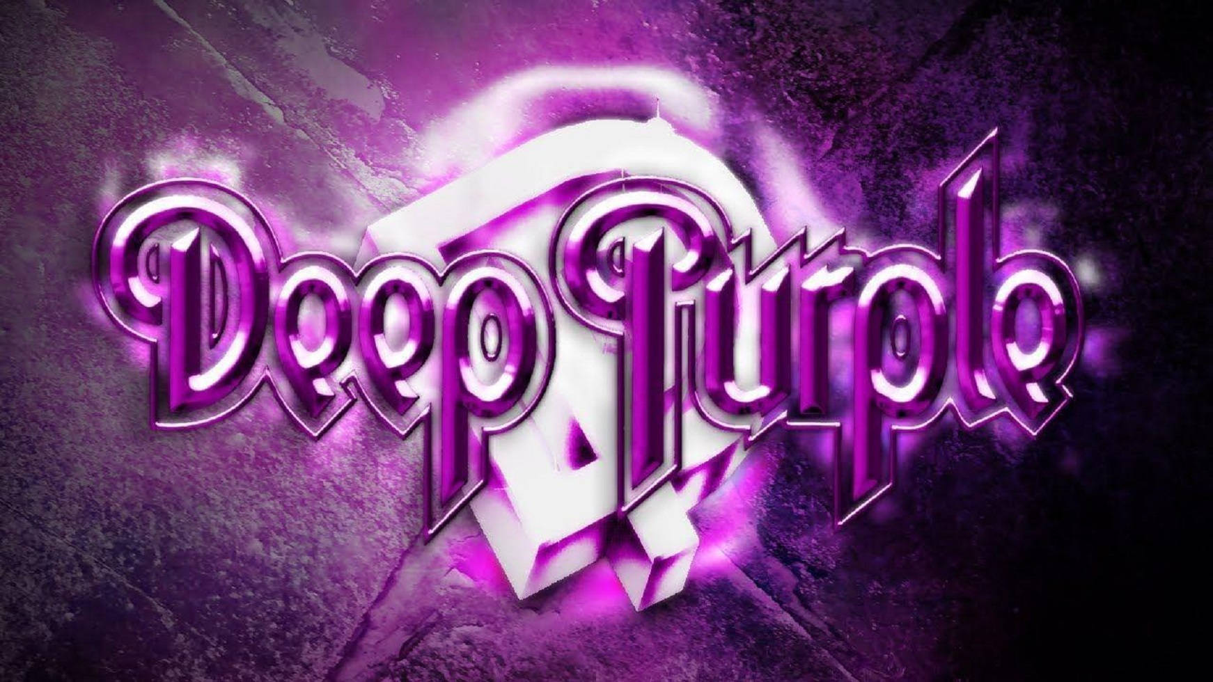 deep purple 桌布 壁紙 — 發光的紫色3D文字顯示Deep Purple，背景為深色紋理，帶有電光效果。