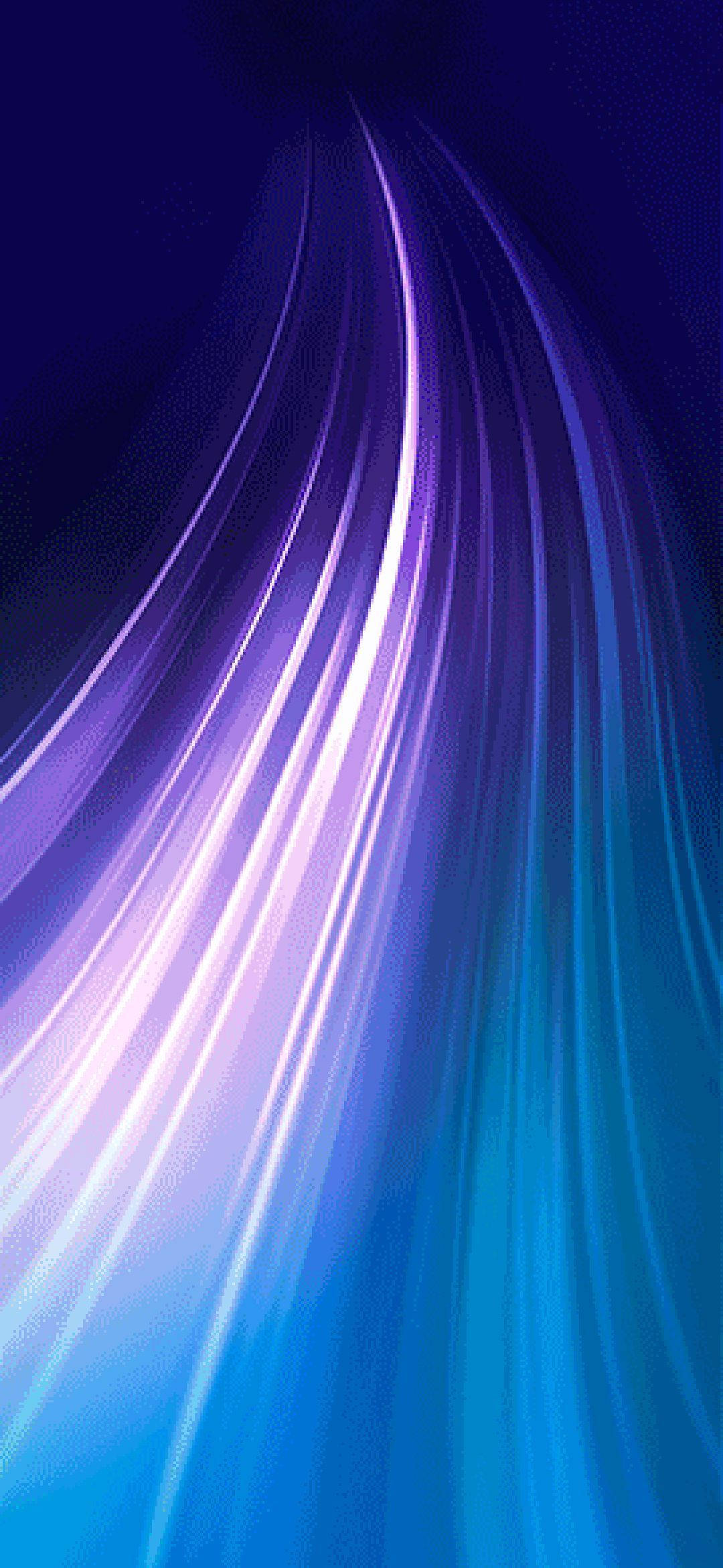 Note 8 桌布 壁紙 — 發光的紫色和藍色光線動態條紋在深色漸變背景上對角彎曲。