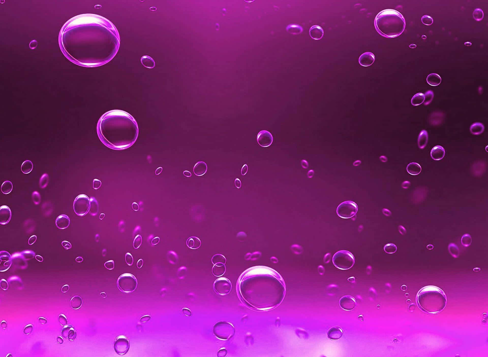 水 桌布 壁紙 — 發光的紫色氣泡在漸變洋紅色背景上優雅漂浮，帶有柔和光線。