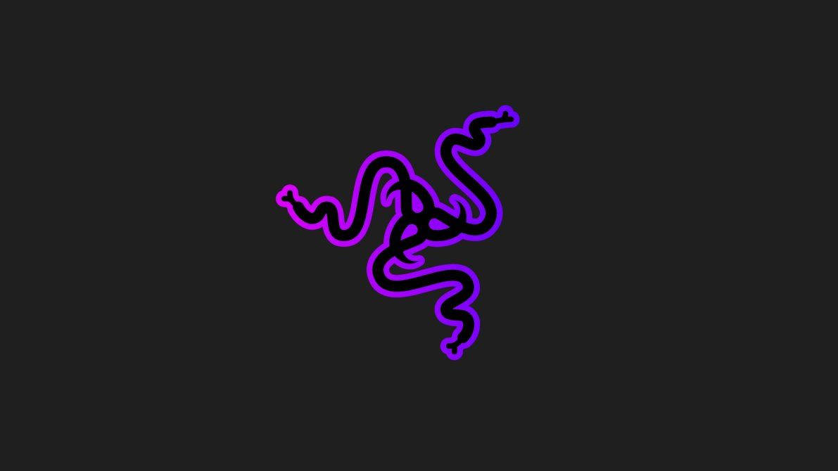 Rgb 桌布 壁紙 — 發光的紫色霓虹Razer標誌在黑暗背景上蜿蜒，帶有尖銳的電氣曲線。