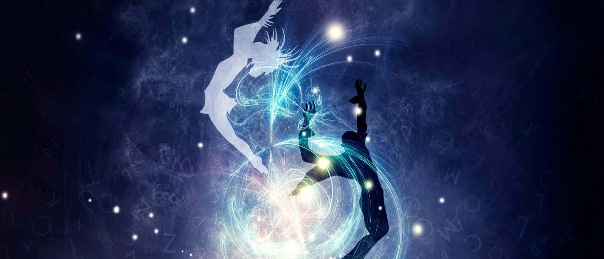 Spiritual Awakening 桌布 壁紙 — 發光的藍色能量圍繞著兩個剪影人物旋轉，他們在宇宙星空夜空下跳舞。