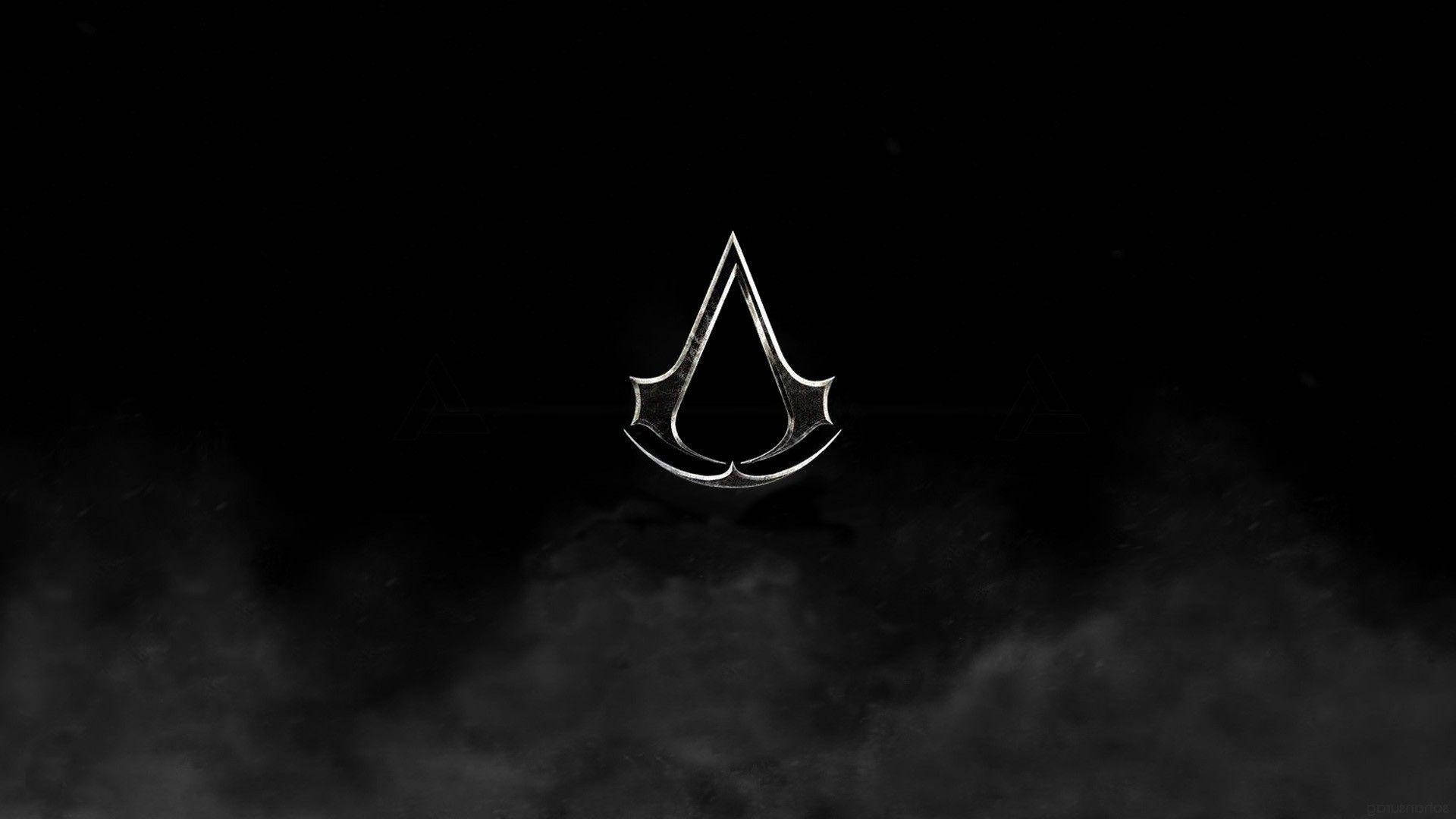 電玩遊戲 桌布 壁紙 — 發光的銀色 Assassin's Creed 標誌從黑色背景上的黑煙中浮現。