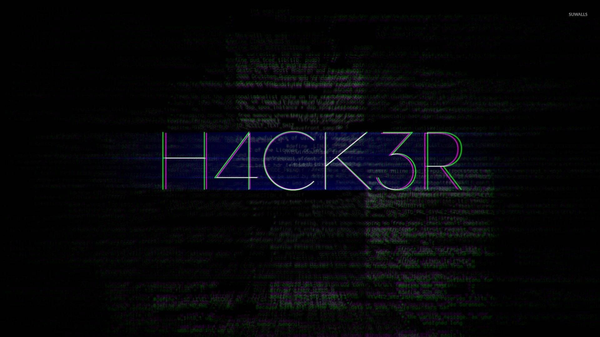 Hacker Full HD 桌布 壁紙 — 發光的霓虹文字 H4CK3R 在充滿滾動綠色代碼的黑暗螢幕上脈動。