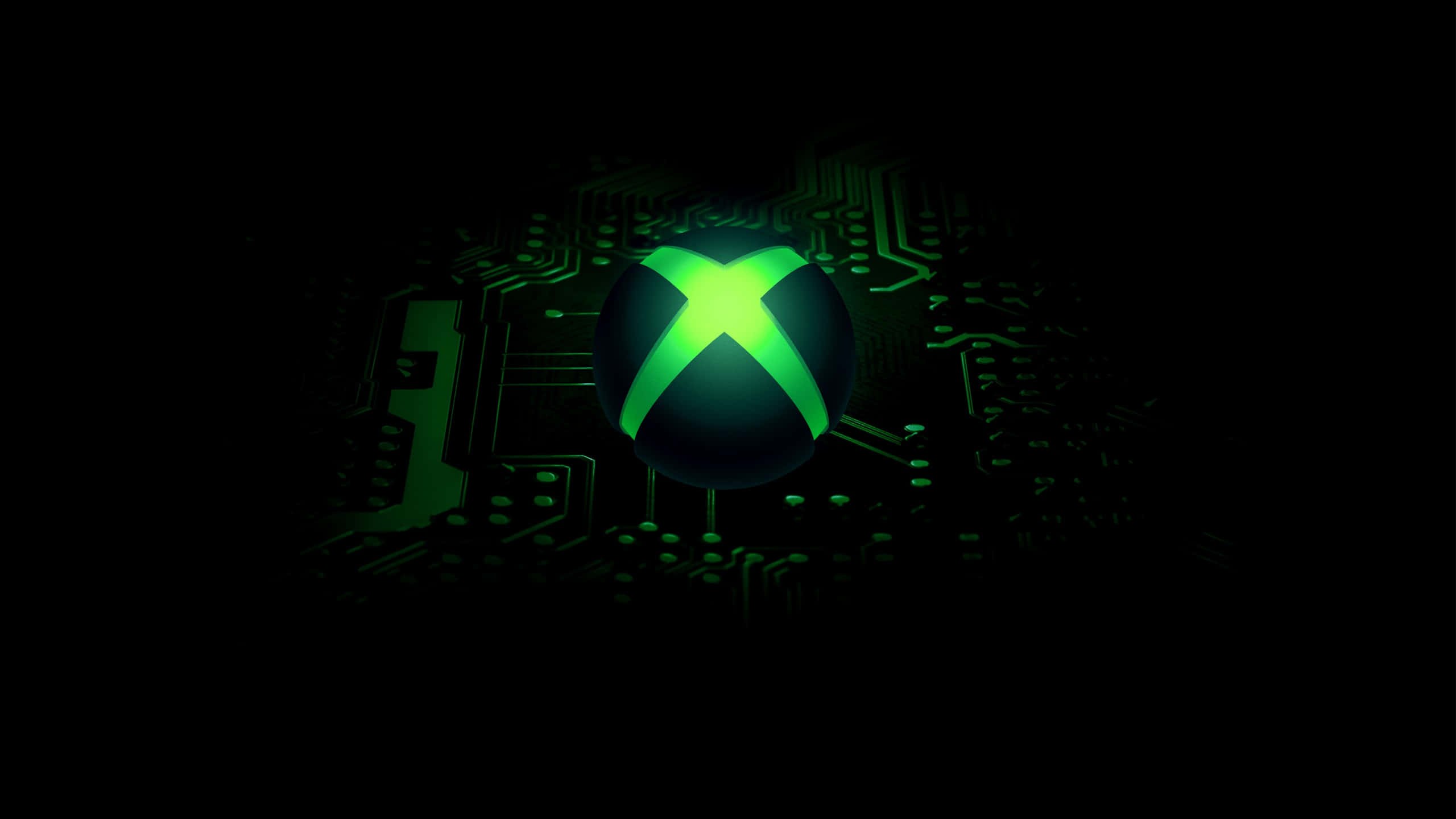 Xbox 桌布 壁紙 — 發光綠色Xbox標誌置於深色電路板中央，帶有複雜的霓虹綠色路徑。