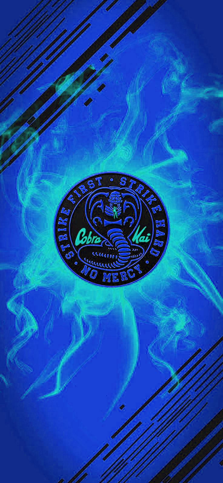 Cobra Kai Phone 桌布 壁紙 — 發光藍色眼鏡蛇標誌，帶有「Strike First Strike Hard No Mercy」文字，周圍環繞著電光青煙和黑色斜紋。