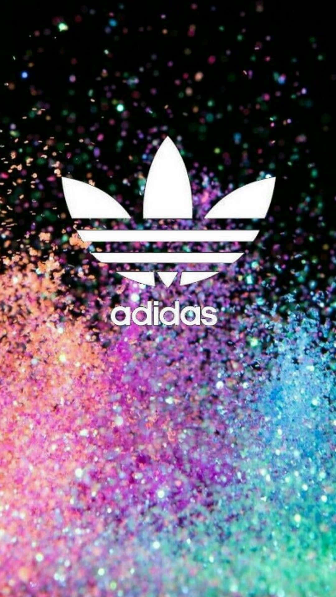 可愛 iPhone 桌布 桌布 壁紙 — 白色adidas標誌居中於充滿活力的閃粉背景，帶有彩虹色調和深色頂部。