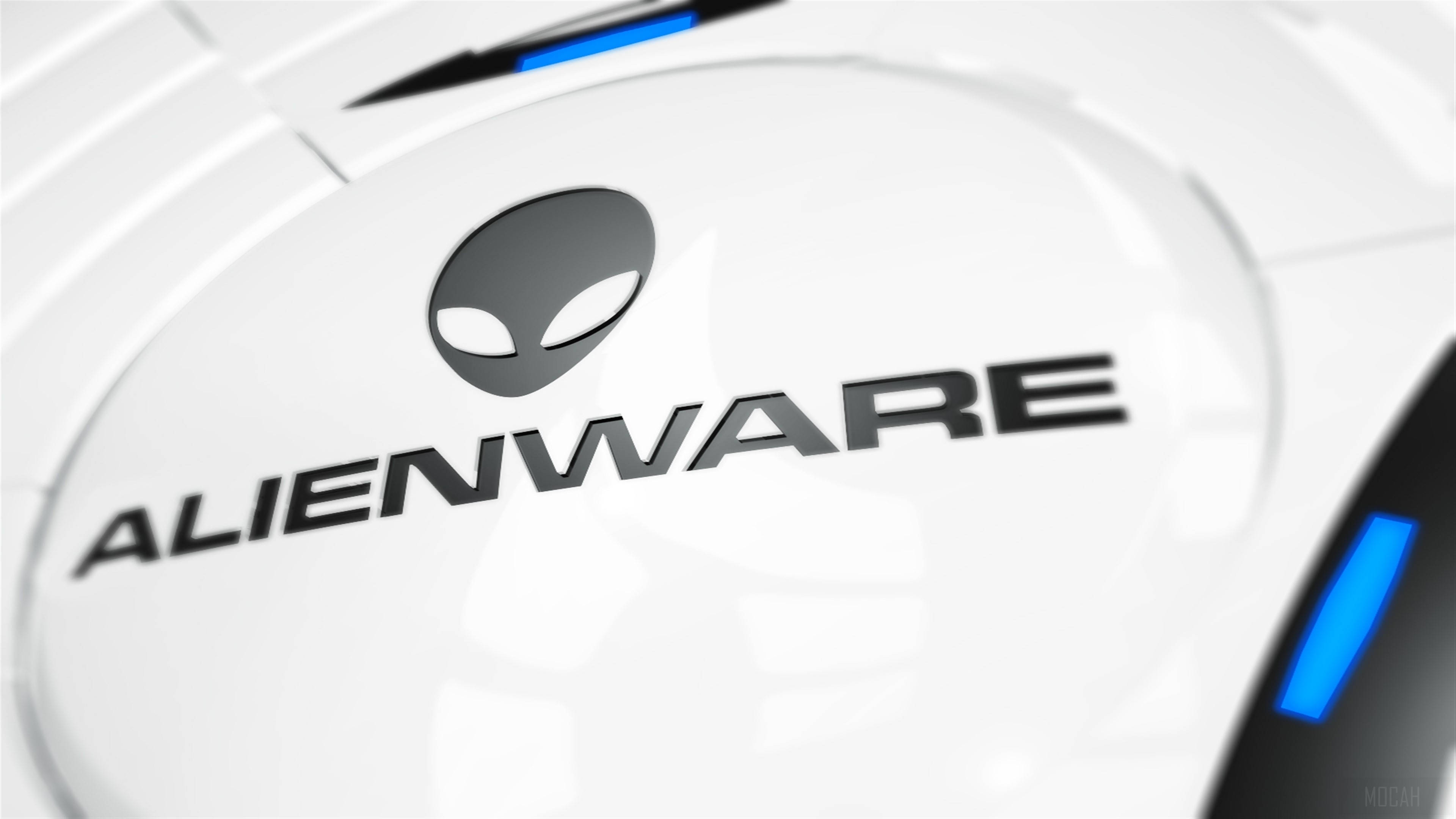 3840x2160 alienware 桌布 壁紙 — 白色Alienware標誌的特寫，帶有發光藍色點綴和金屬外星人頭像徽章。