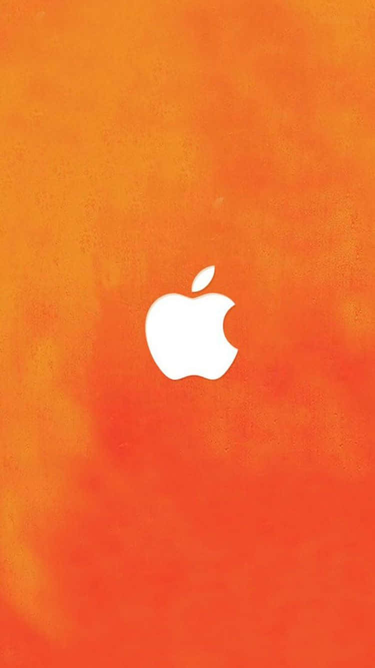 Creative iPhone 桌布 壁紙 — 白色Apple標誌居中於帶有紋理的暖橙紅色漸變背景上。