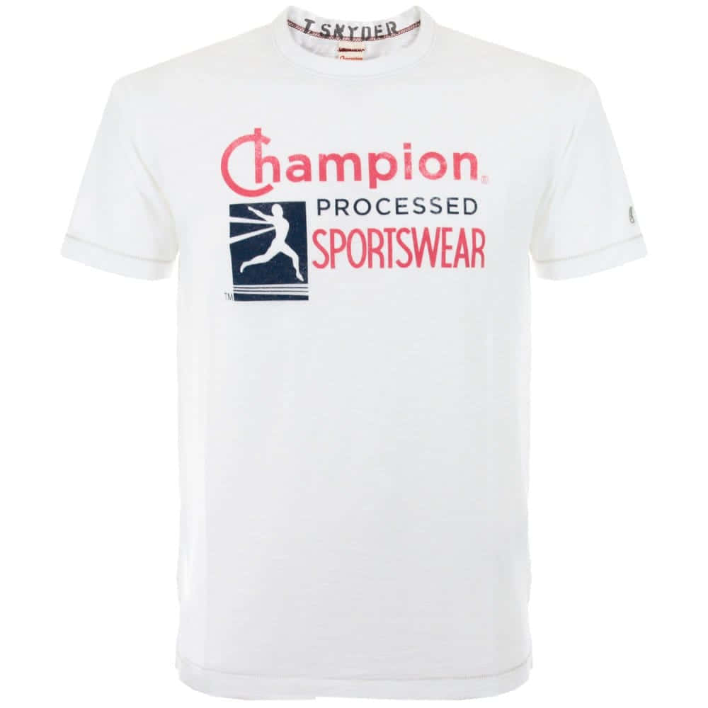 Champion 桌布 壁紙 — 白色Champion運動T恤，紅色和深藍色標誌，在純色背景上展示跑步者圖案。