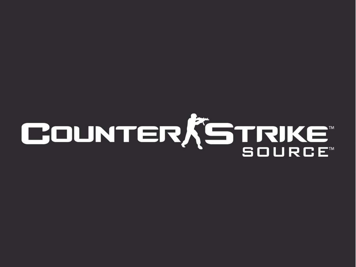 電玩遊戲 桌布 壁紙 — 白色Counter Strike Source標誌，深灰色背景上有士兵剪影。