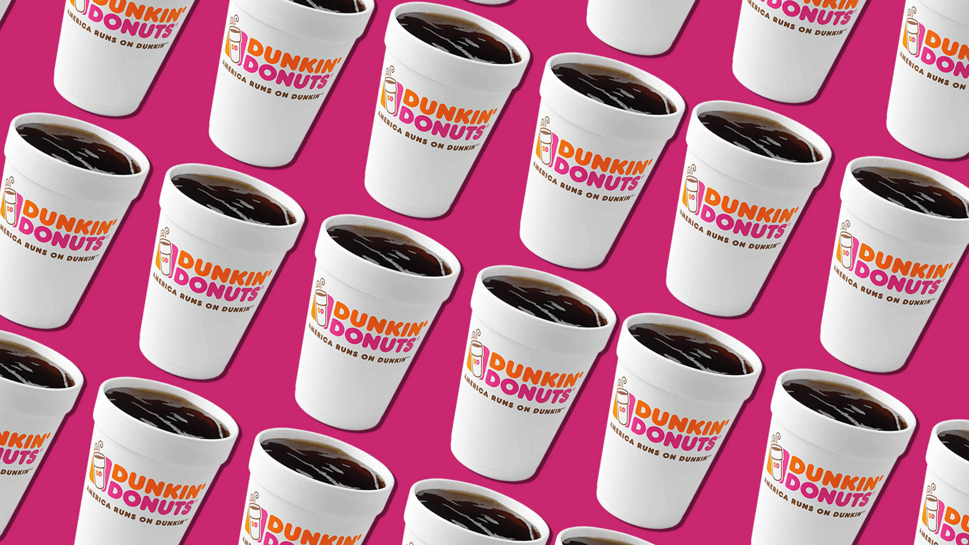 donuts 桌布 壁紙 — 白色Dunkin' Donuts咖啡杯裝滿黑咖啡，在充滿活力的粉紅色背景上以重複圖案排列。