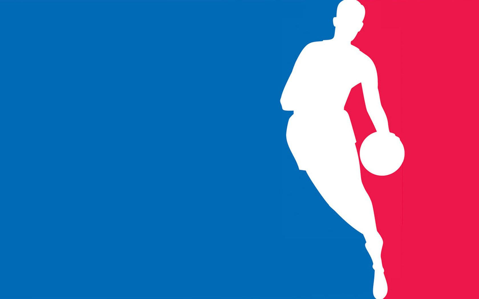 NBA 桌布 壁紙 — 白色剪影，一個籃球運動員在藍紅分割背景前運球。